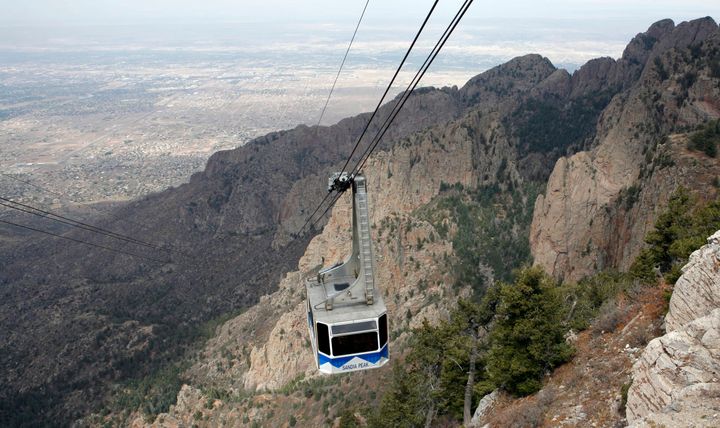 An image of the Sandia Peak Tramway in May 2006.