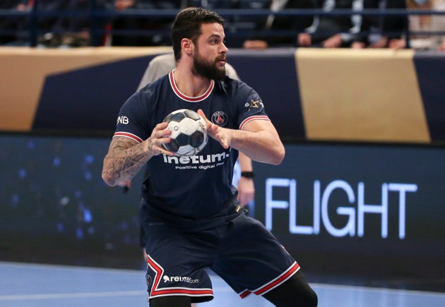 Le Handballeur Elohim Prandi Poignarde A Plusieurs Reprises Le Huffpost Le Handballeur Elohim Prandi Poignarde A Plusieurs Reprises Le Huffpost