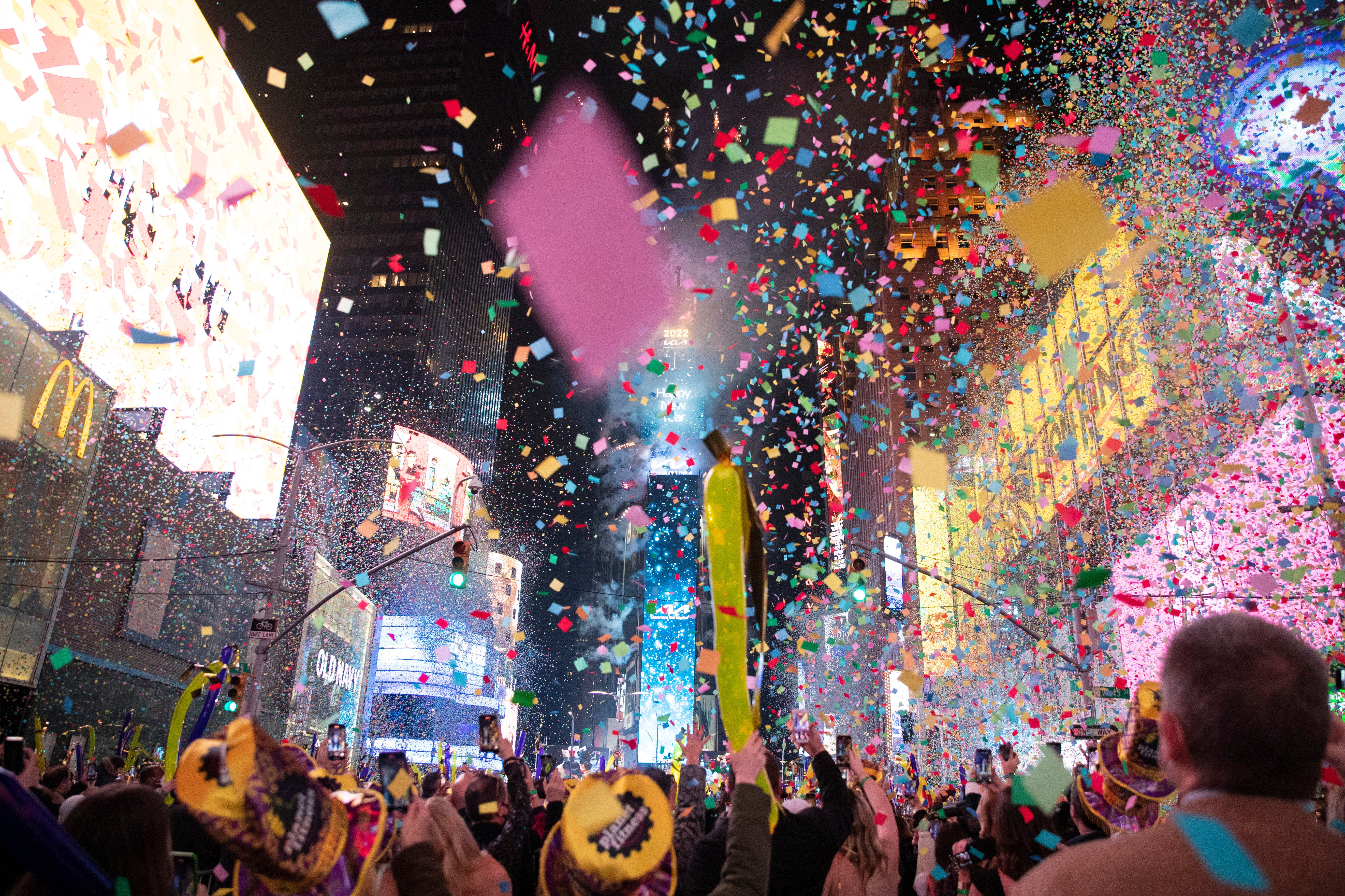 Clueless CNN Runs Raunchy Tweets During Times Square Celebration