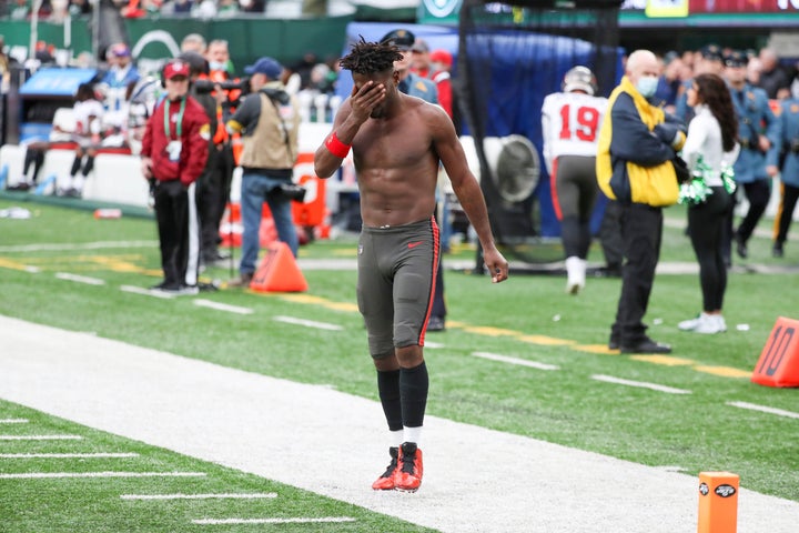 Antonio Brown Storms Off Field During Buccaneers' Win Over Jets - The New  York Times