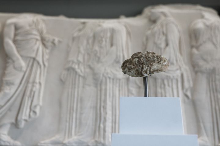 Λεπτομέρεια από την τελετή απόδοσης των Παρθενώνειων θραυσμάτων στο Μουσείο Ακρόπολης.