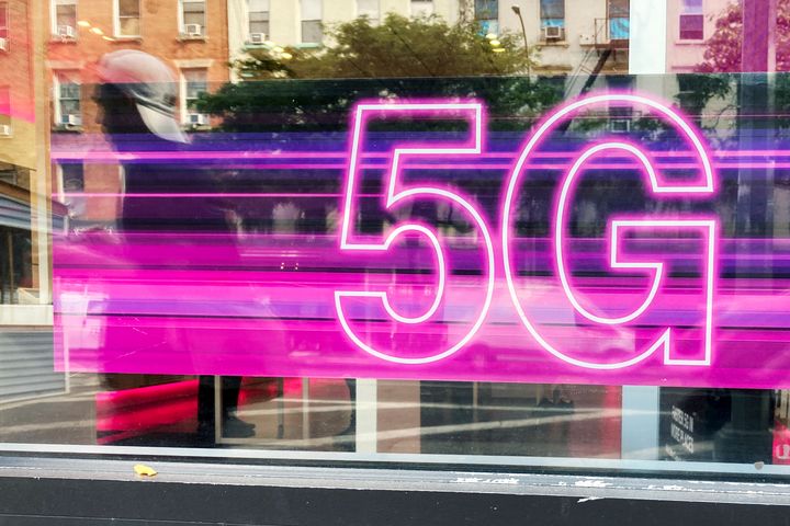 Telecommunications giants said they are willing to accept some temporary measures over the next six months to limit 5G service around certain airport runways.
