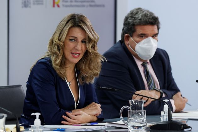 La ministra de Trabajo, Yolanda Díaz, y el ministro de Inclusión, Seguridad Social y Migraciones, José...