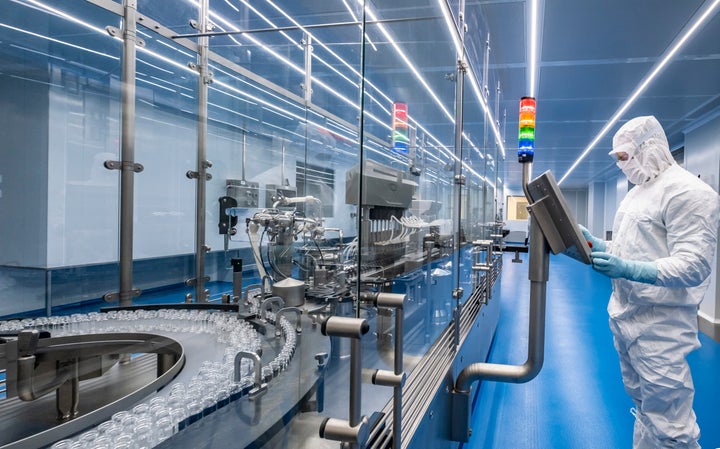 Laboratorio de Hipra en Girona.