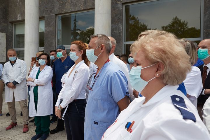 Φωτογραφία από την επίσκεψη του πρωθυπουργού Κυριάκου Μητσοτάκη στο νοσοκομείο ΑΧΕΠΑ στην Θεσσαλονίκη, Τρίτη 26 Μαϊου 2020 (EUROKINISSI/Γ.Τ ΠΡΩΘΥΠΟΥΡΓΟΥ/ΔΗΜΗΤΡΗΣ ΠΑΠΑΜΗΤΣΟΣ)