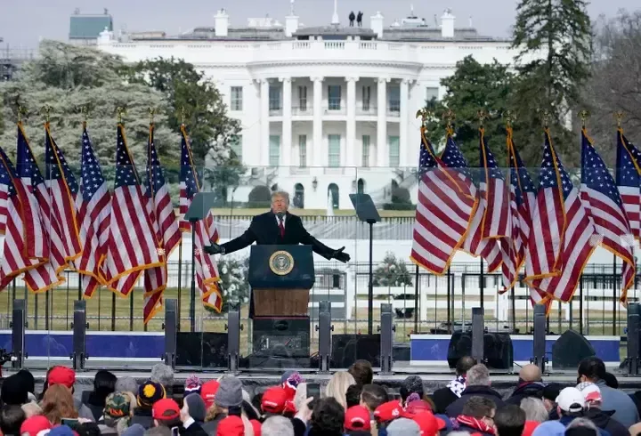 Donald Trump dando un discurso el 6 de enero de 2021 en Washington.