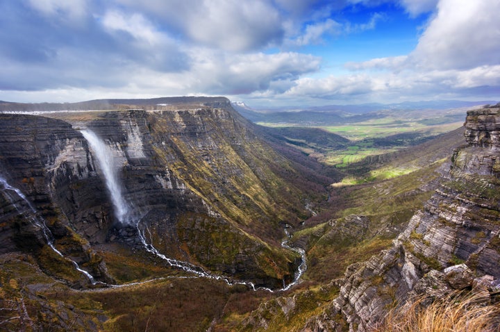 Salto del río Nervión en el valle de Ayala (Álava)