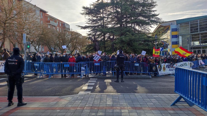 Manifestación de ganaderos y policías contra Pedro Sánchez en Palencia.