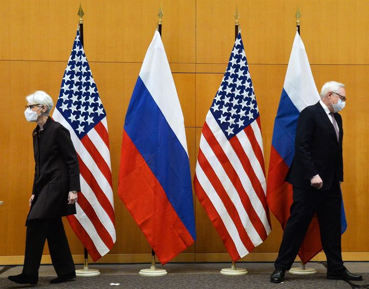 Diplomático de EEUU y Rusia tras la reunión bilateral.