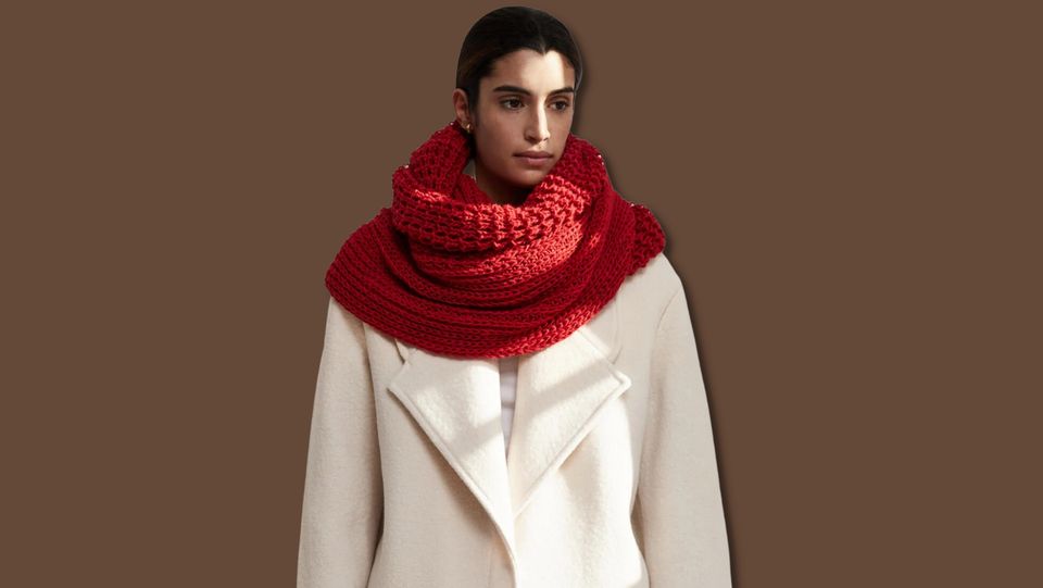 12 Amazingly Soft Scarves You Have To Wear This Winter - Society19