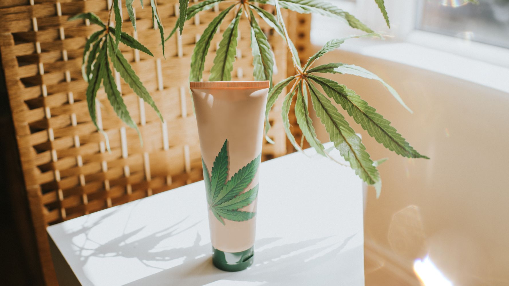 Do CBD Shampoos Actually Work? Here's What Experts Say.