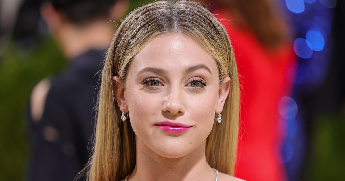 Lili Reinhart Opens Up About 'Severe' Body Image Struggle 'A(02)