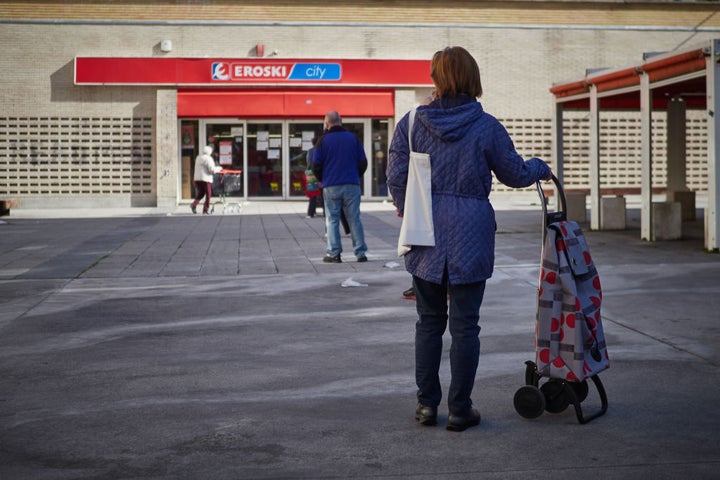 El exterior de un supermercado Eroski.
