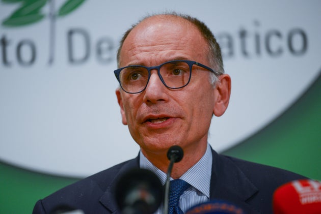 Letta avverte: "Berlusconi al Quirinale? Si entra in un vicolo cieco" Letta avverte: "Berlusconi al Quirinale? Si entra in un vicolo cieco"