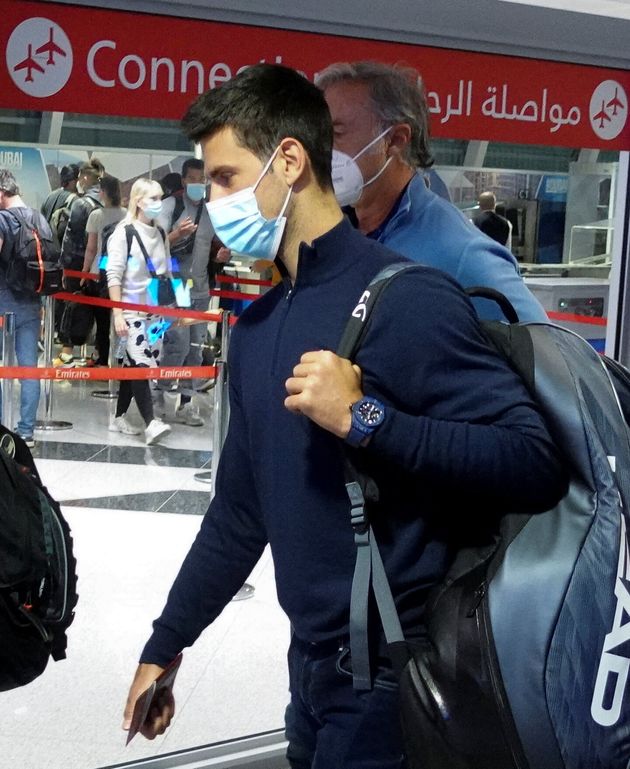 Novak Djokovic, ici à l'aéroport de Dubaï, le 17 janvier
