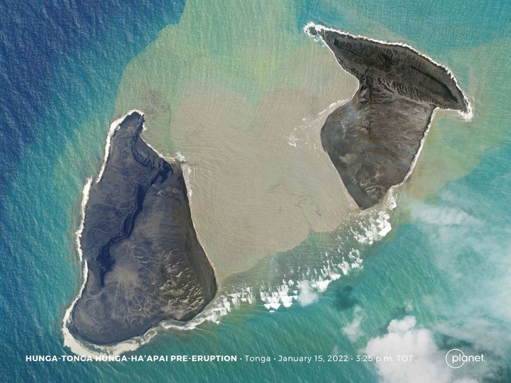 Μια εικόνα του planet SkySat δείχνει το υποθαλάσσιο ηφαίστειο Hunga Tonga-Hunga Ha'apai δύο ώρες πριν από την έκρηξή του στο Hunga Tonga-Hunga Ha'apai, Τόνγκα, 15 Ιανουαρίου 2022. Planet Labs PBC/μέσω REUTERS