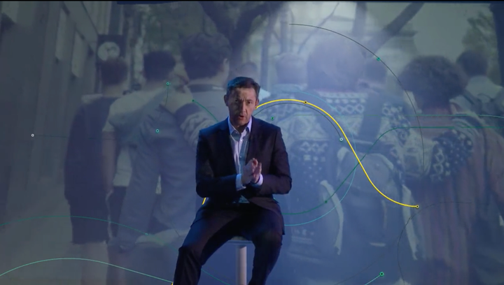 Javier Ruiz en una promo de su nuevo programa en TVE.