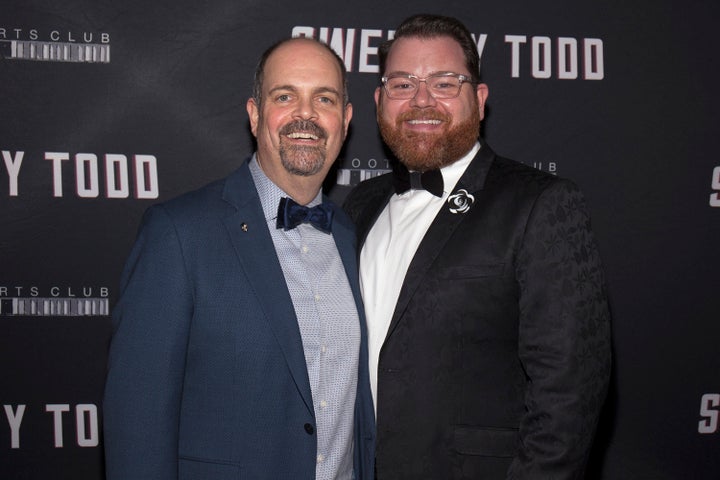 Brad Oscar (izquierda) y Diego Prieto celebrarán su décimo aniversario de bodas en abril. 