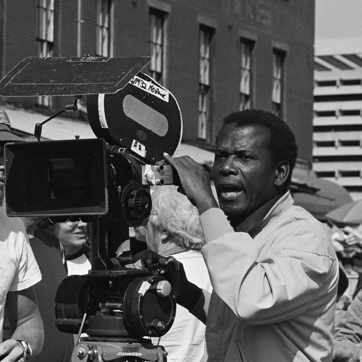 Sidney Poitier directing his 1982 comedy "Hanky Panky." 
