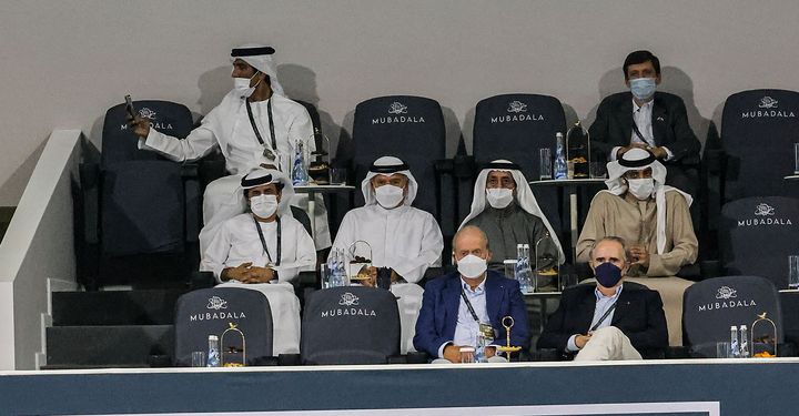 El rey emérito Juan Carlos I, observando un partido de Nadal durante el Mubadala World Tennis Championship, en Abu Dhabi.