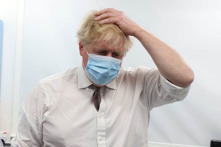 Boris Johnson, ayer, en una visita al Finchley Memorial Hospital de Londres.