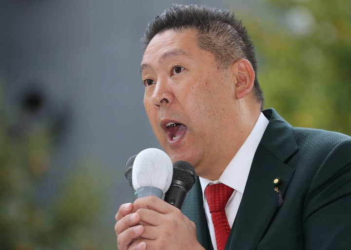 衆院選公示日に第一声を上げる立花孝志党首（2021年10月19日撮影）