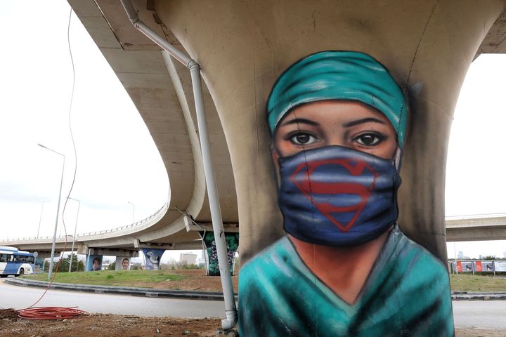 Graffitti en honor a los sanitarios en Ankara (Turquía)
