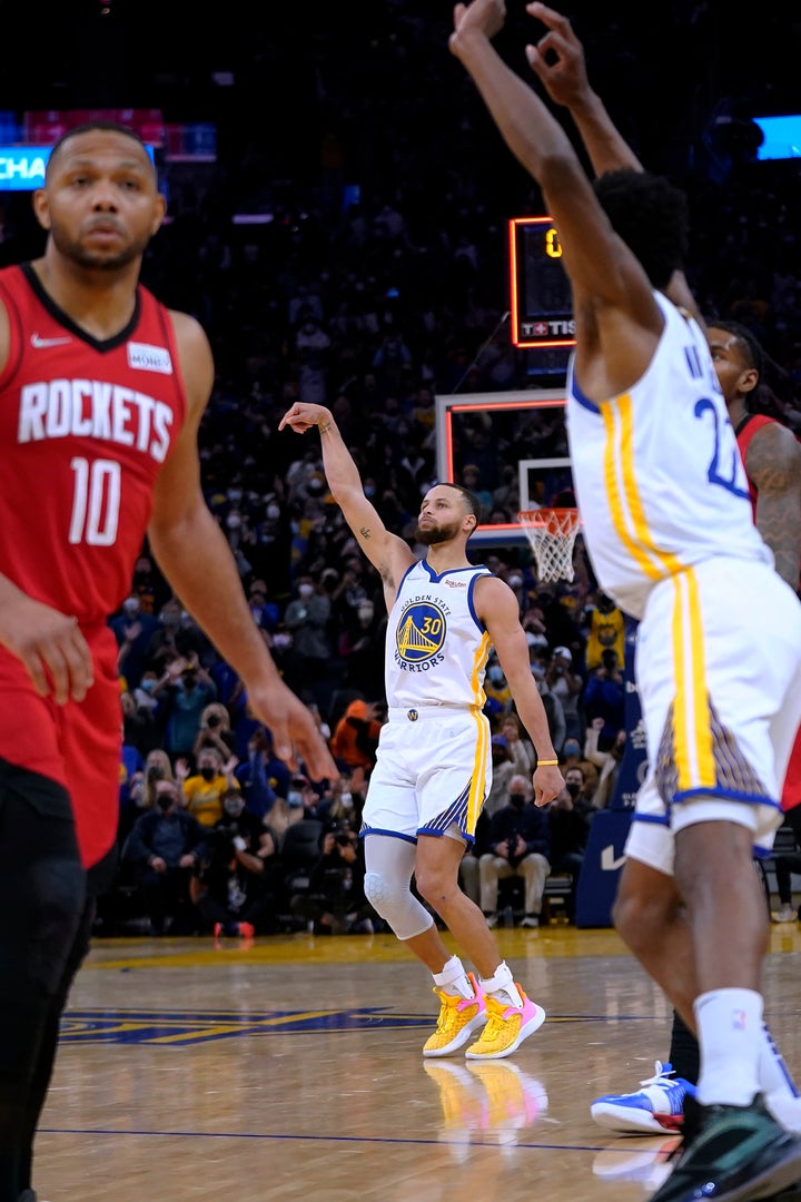 Stephen Curry watches his game-winning basket at the final buzzer on Friday.