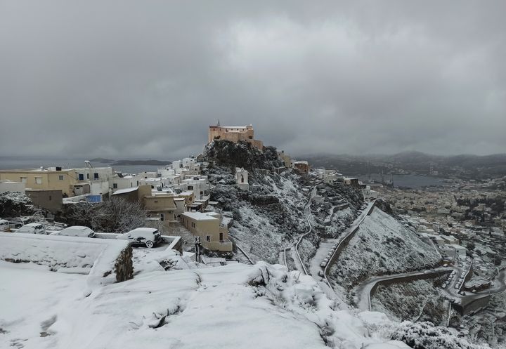 Χιονόπτωση στην Συρο