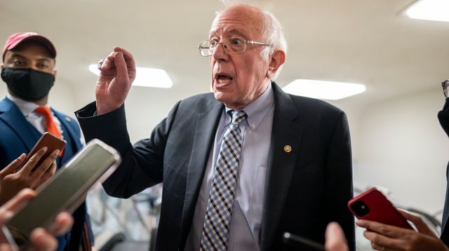 Sanders Doesn't Rule Out Supporting Manchin & Sinema Primary Challengers.jpg