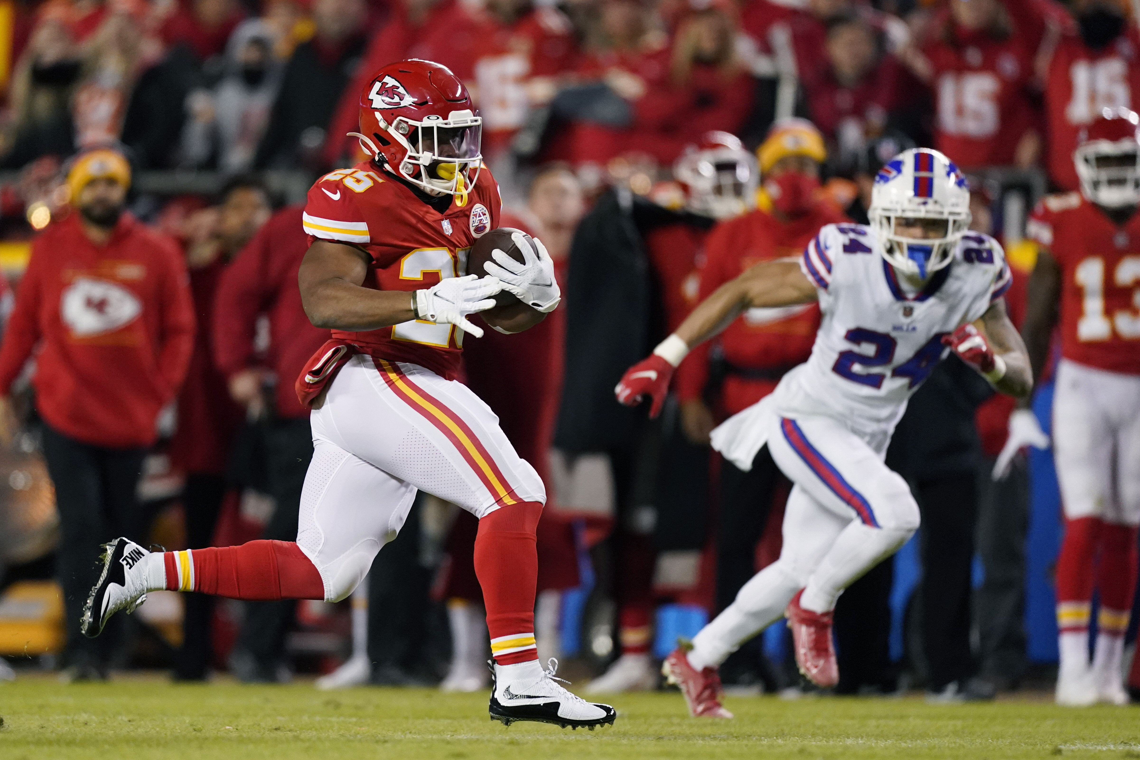 Kansas City Chiefs Win All-Time Great Playoff Thriller Over Buffalo ...