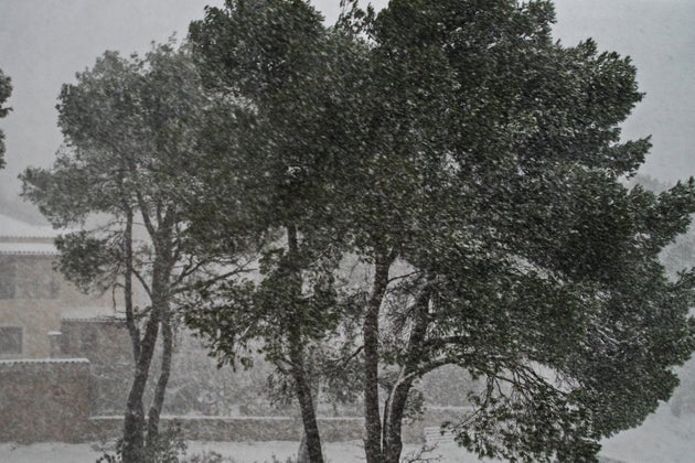 Πυκνό χιόνι στην Ιπποκράτειο Πολιτεία.