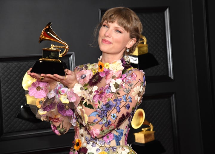 "Your hot take is completely false and SO damaging," Swift told fellow musician Damon Albarn.