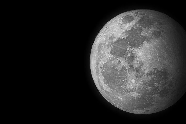 月のイメージ画像