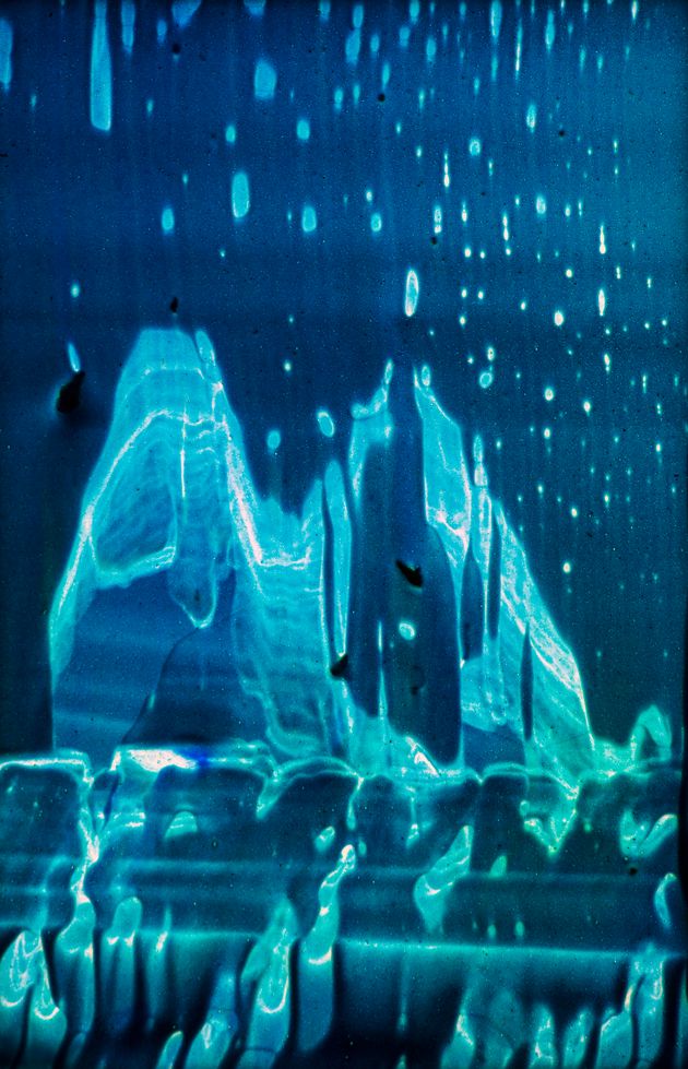 ”παγετοί” μέσα από τα micro-υαλογραφηματα  ( 3.5 x 2.3 cm.1982-83)