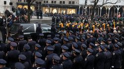 ΗΠΑ: Χιλίαδες αστυνομικοί απέτισαν φόρο τιμής σε έναν συναδελφό τους, που σκοτώθηκε εν ώρα