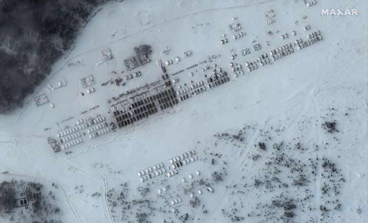 Μια δορυφορική εικόνα δείχνει σκηνές και στέγαση για τα ρωσικά στρατεύματα στο Yelnya της Ρωσίας, 19 Ιανουαρίου 2022.