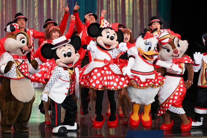 東京ディズニーランドのミニーマウスが主役のショー＝2020年1月、千葉県浦安市