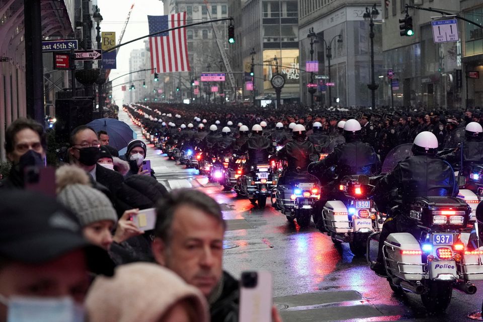 Impresionante y emotivo funeral por un agente de la Policía de Nueva York