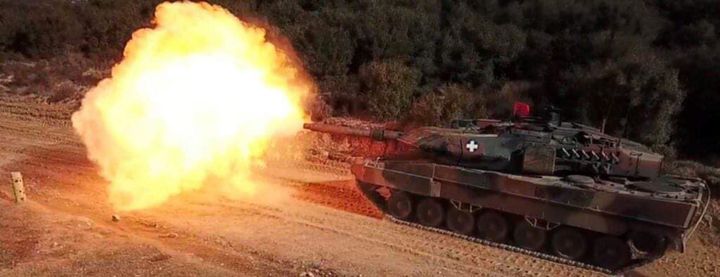 Leopard 2 σε άσκηση