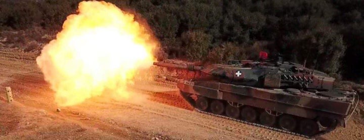 Leopard 2 σε άσκηση