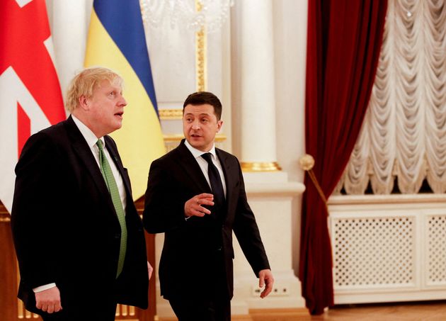 Johnson: Invading Ukraine would be a “political, humanitarian and military disaster for Russia and the world”