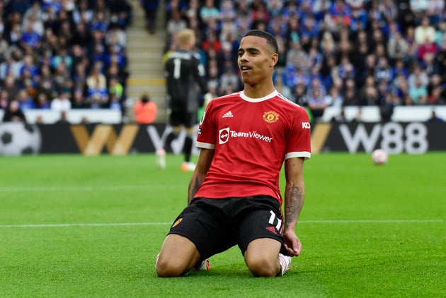 Le footballeur de Manchester United Mason Greenwood, déjà interpellé pour viol, est désormais visé par de nouvelles accusations de menaces de mort et d