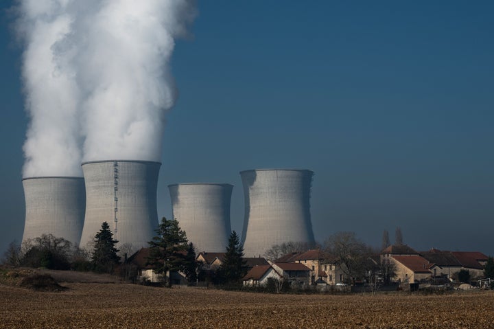 Planta nuclear en Francia.