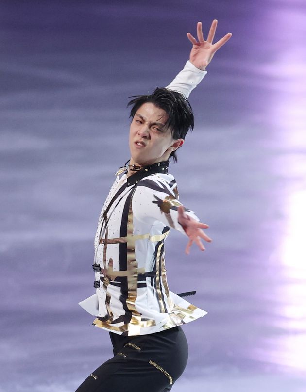 全日本フィギュア・エキシビションで演技する羽生結弦＝さいたまスーパーアリーナ