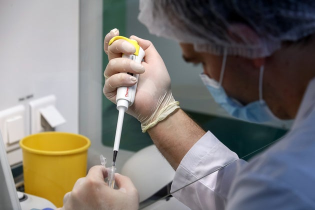 Centro para Investigación, Control y Prevención del sida en Moscú (Rusia), el 1...