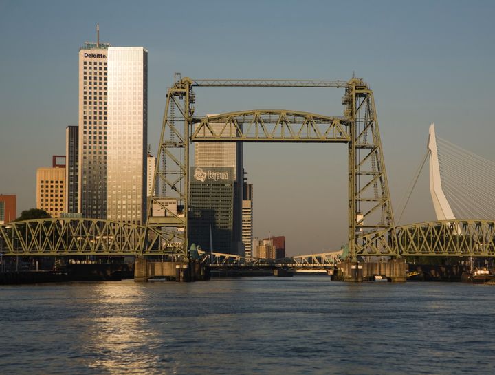 オランダ・ロッテルダムのコーニングスハーフェン橋