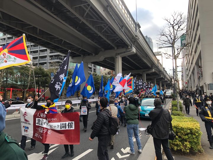 北京五輪に抗議するデモ行進（2月4日、東京都港区）