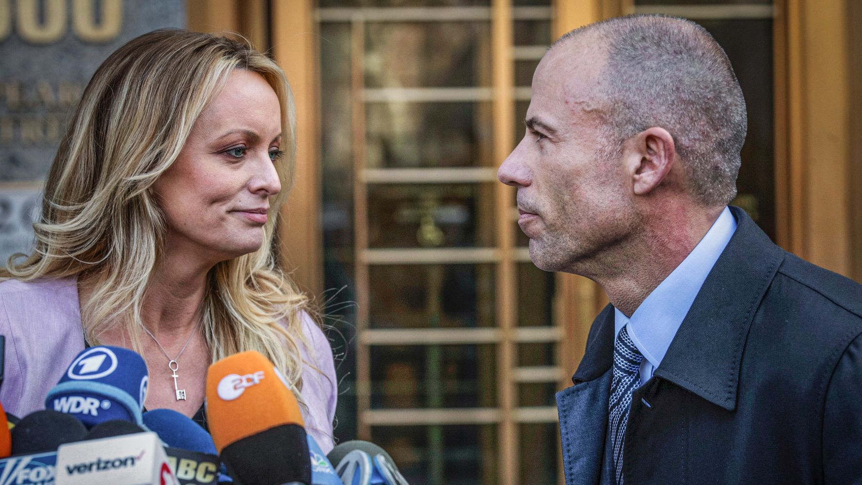 1 Juror Stalling Michael Avenatti, Stormy Daniels Deliberations, Note Says