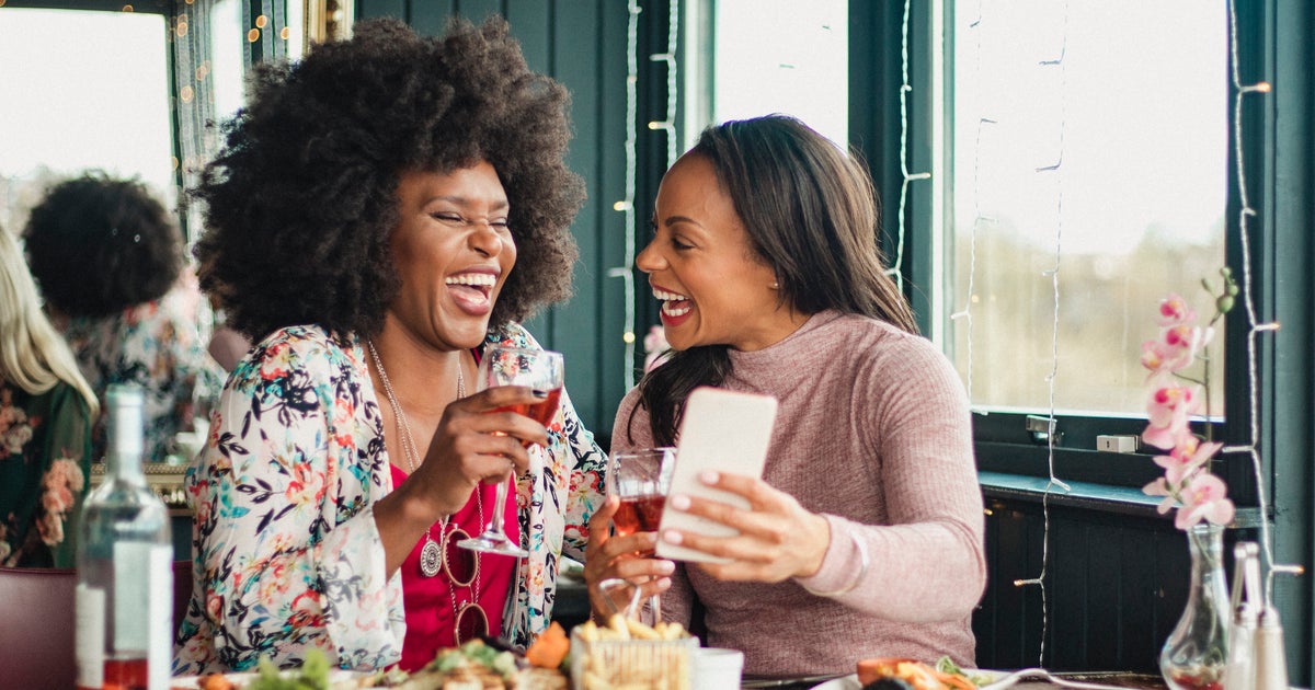 8 Signs Your Friendship Is Built To Last - Vimarsana News
